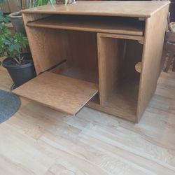 Vintage Desk With Pull Out Workspace 