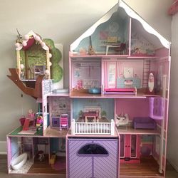 5Ft Barbie Doll House With Accessories 
