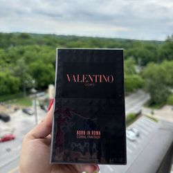 Valentino Born In Roma Coral Fantasy 