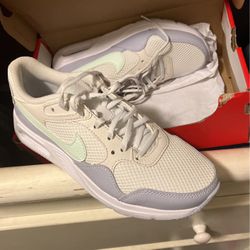 Nike Shoes Women Size 6