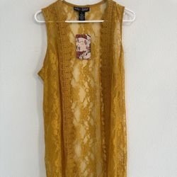 Polly &Esther Lace Top