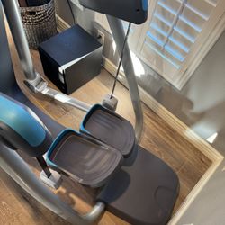 Precor AMT 835