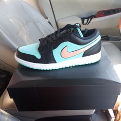 Jordan 1 Low Tropical Twist