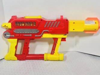2010 Hasbro Marvel Iron Strike Blaster Nerf Dart Gun