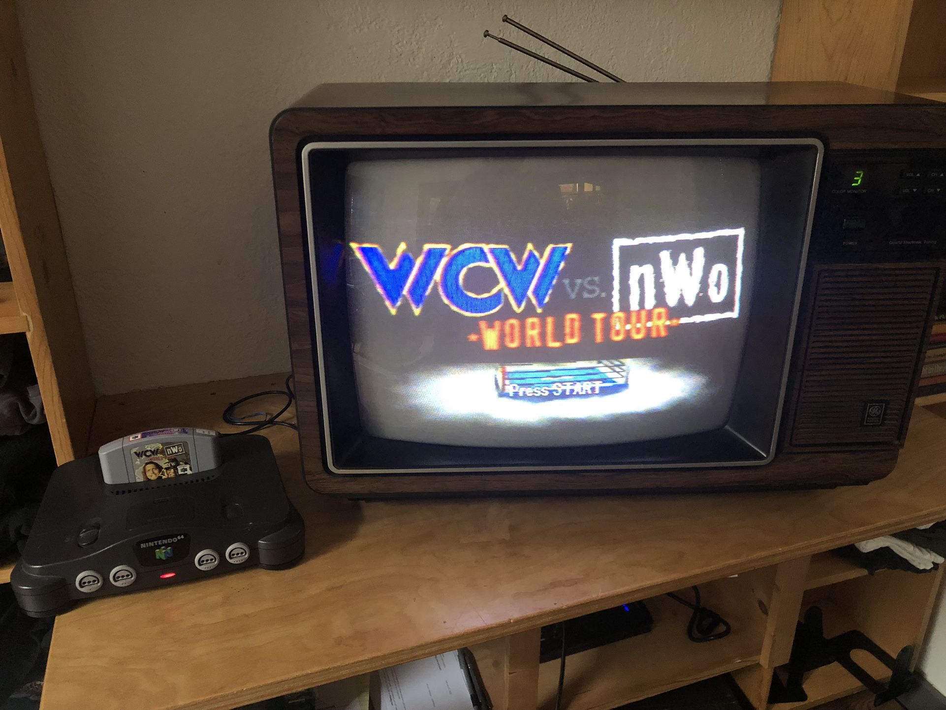 Vintage CRT Tv Tube Tv GE Faux Wood Panel Retro Game Tv