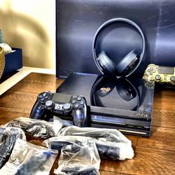 PlayStation 4 Pro 500 Million Edition 