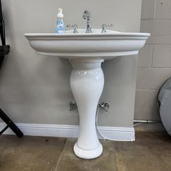 pedestal sink