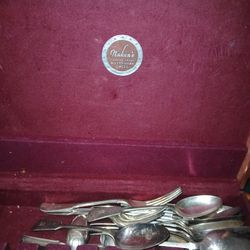 NAKEN'S TARNISH PROOF SILVERWARE CHEST
