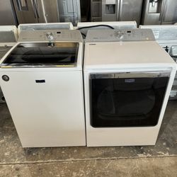Maytag XL Capacity Washer And Dryer Set With Clear Lid