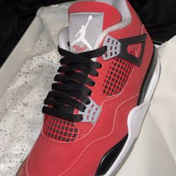 Jordan Retro 4 Toro Bravo