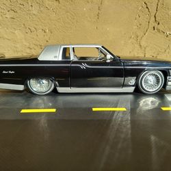 Jada Toys 1987 Cadillac Streetlow 