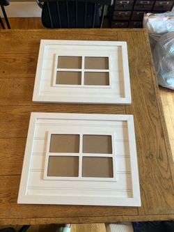 2 White picture frames