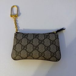 gucci pouchette (100% AUTHENTIC)