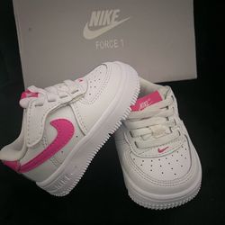 NIKE SIZE 3 c