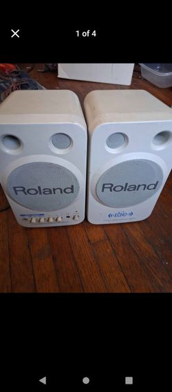 Roland MA-9 monitor speakers