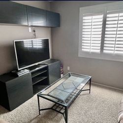 Tv stand/entertainment center