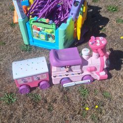 mini mouse train and play house 