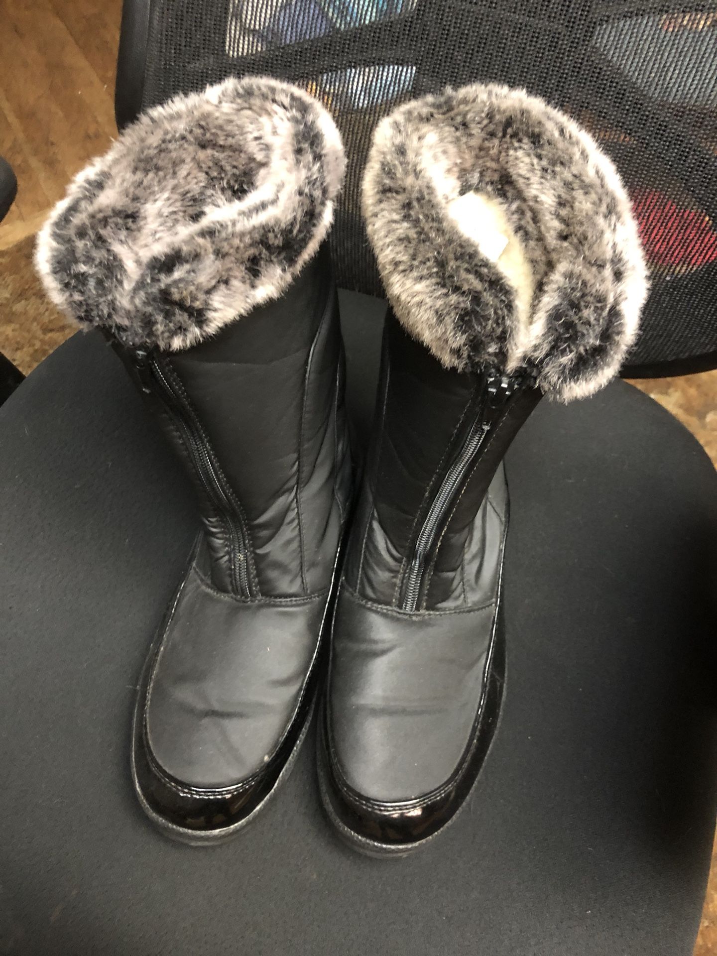 Women’s Ausland Snow Boots Sz 9.5