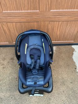 Safety 1st Infant Car Seat with Base