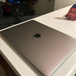 Macbook Pro M2