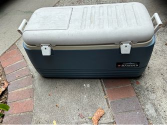 Large max cold  ice chest