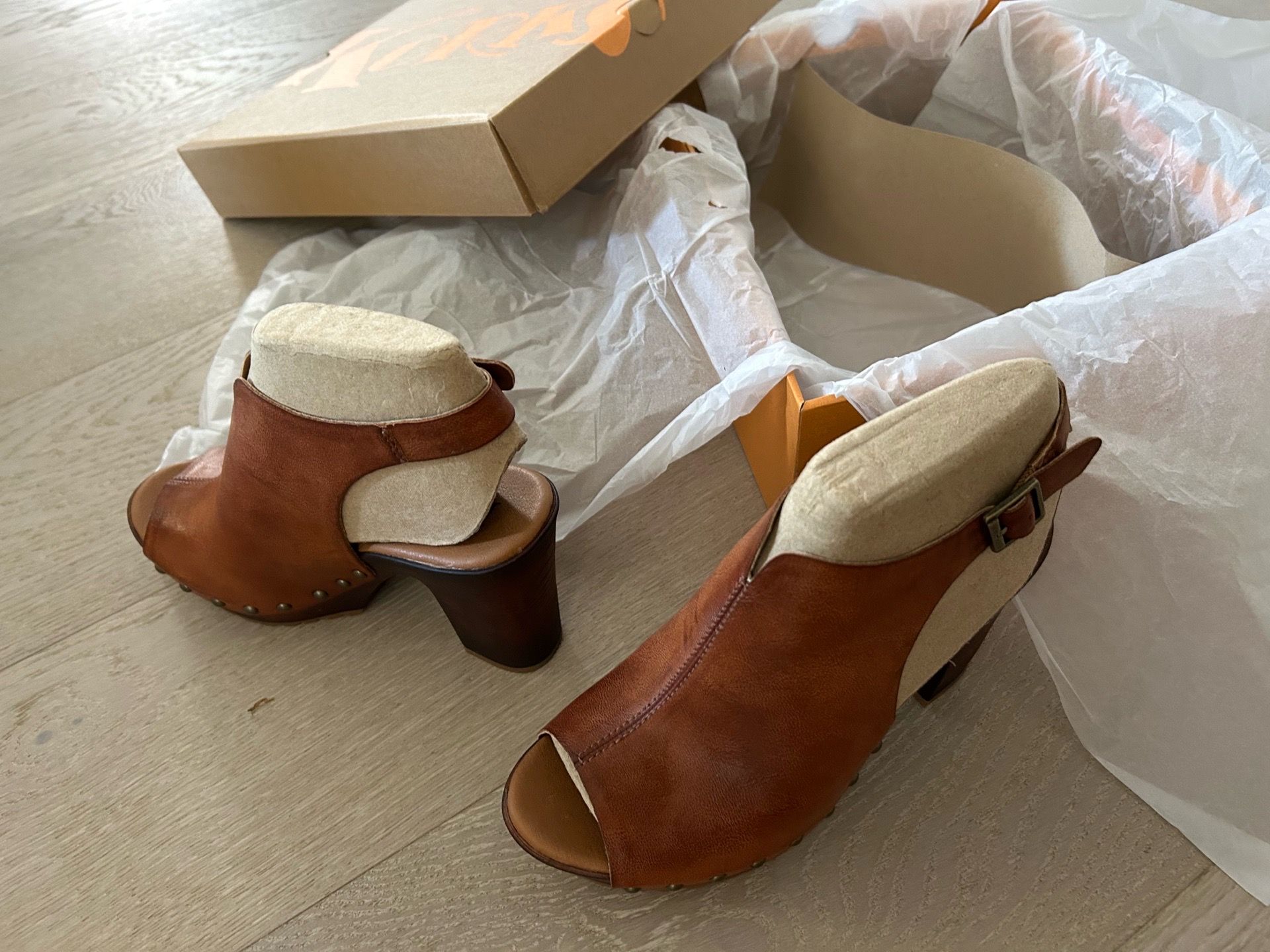 Women Korks Brown Platform, size 7 women's