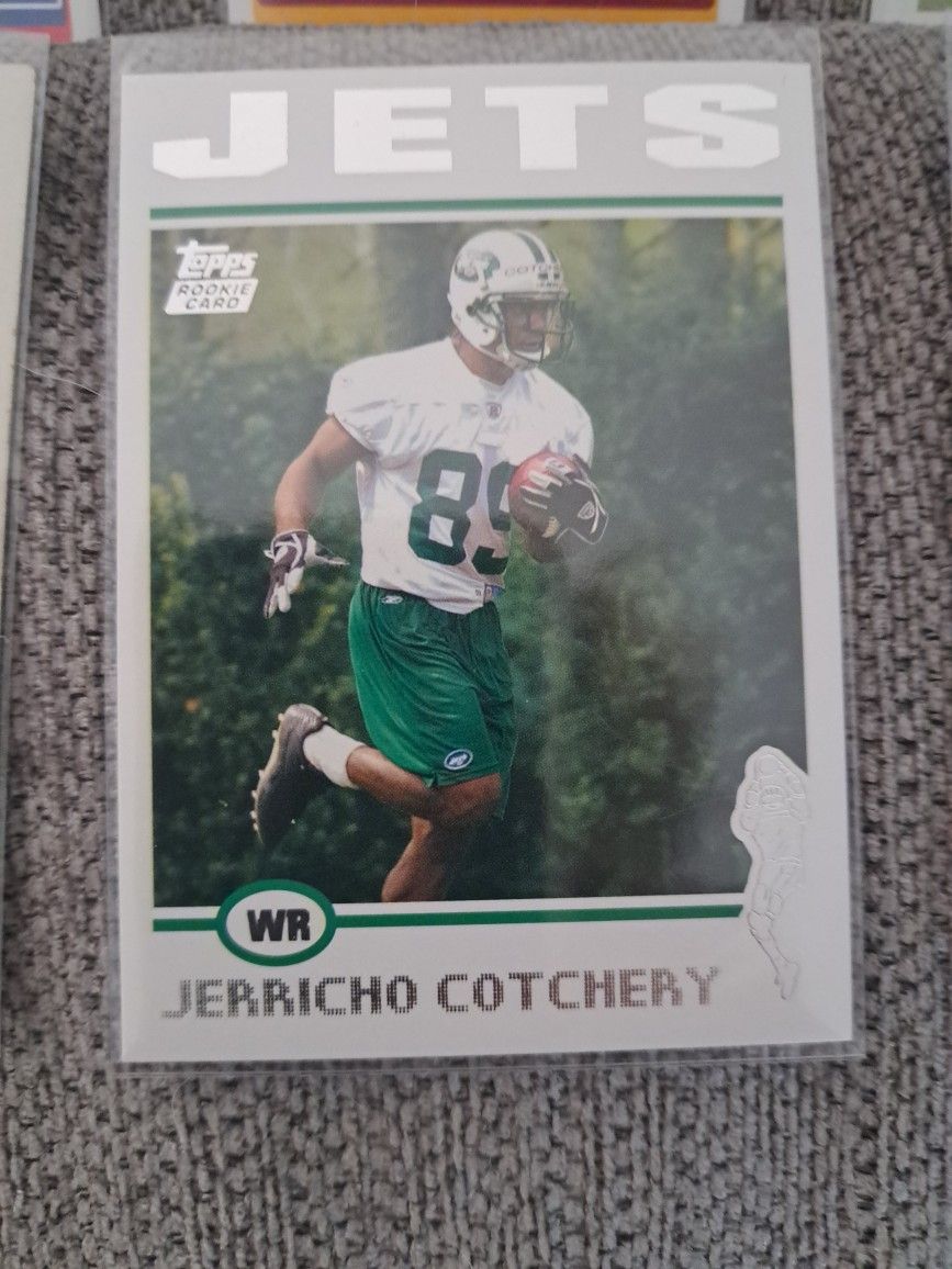 Lot Of 6 NFL Trading Cards