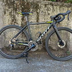 Scott speedster. 54cm. Hydraulic disc Ultegra groupset. Upgraded wheels. Thick tires