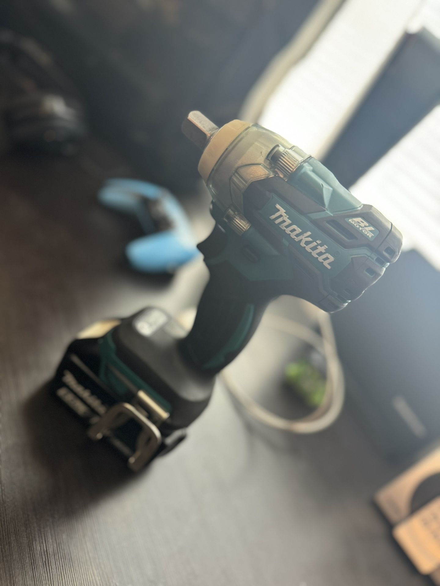 Makita Brushless 1/2 Impact Wrench With 5.0 Battery 