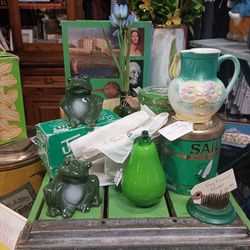 ANTIQUES AND VINTAGE Various Prices 