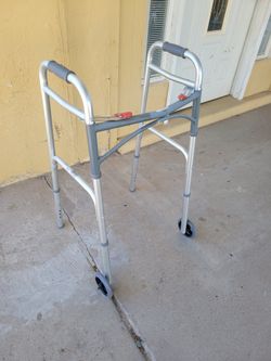 Andador en buenas condiciones 