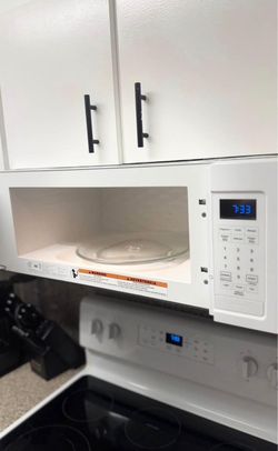 Microwave, whirlpool, white, slim