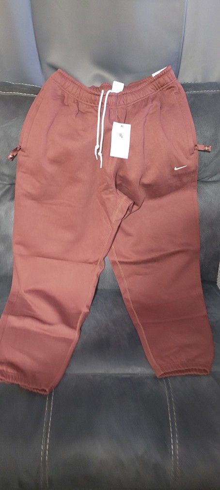Nike Joggers Size Medium 