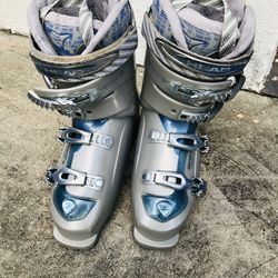 Head Ski Boots Women's Size 10 with Ski Boots Backpack