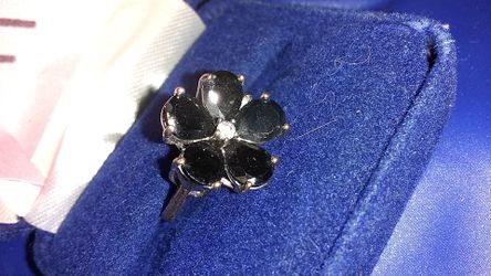 Black onyx flower leaf ring size 6