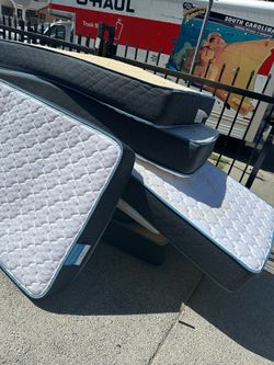 Used twin Mattresses