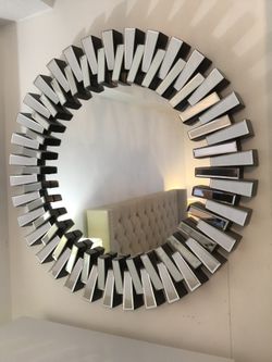 Reduced!! Gorgeous Starburst Mirror Brand New condition $150