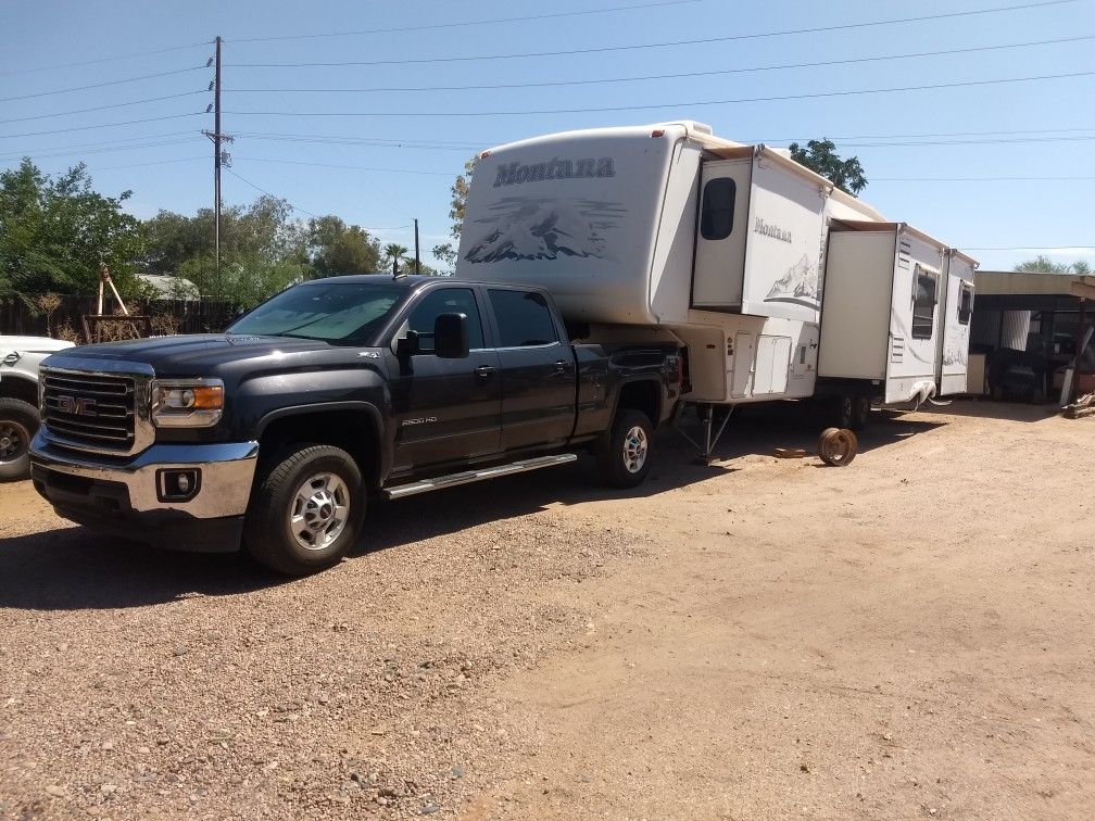 35 ft. Montana trailer