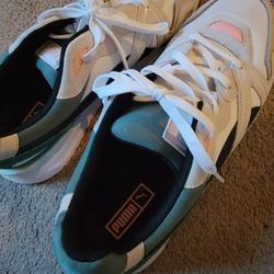 8 pairs Puma sneakers 👟 