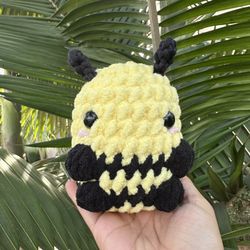 Crochet Bee Plushie 