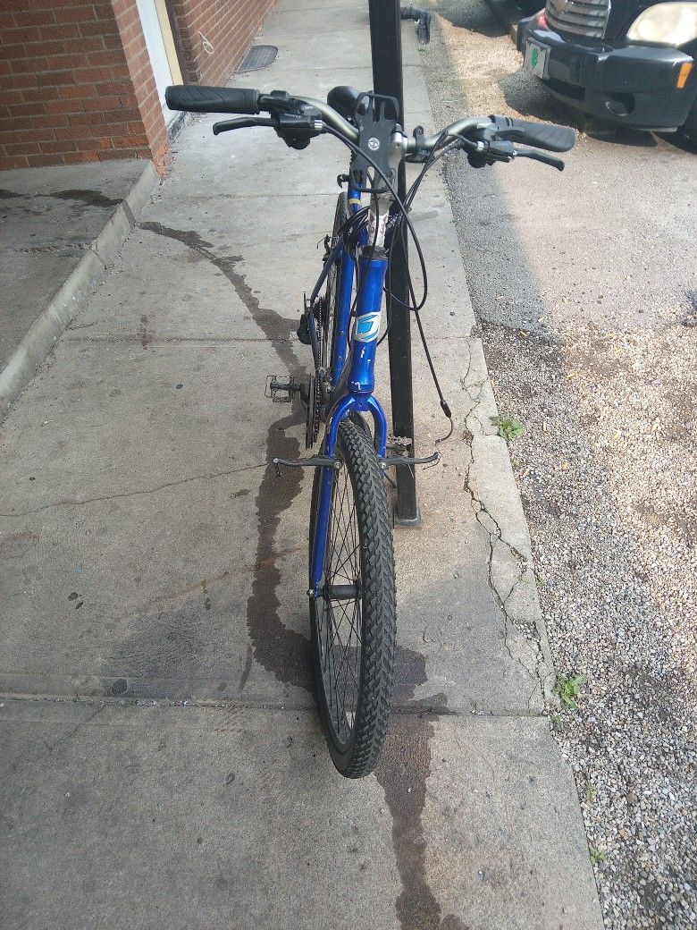 Bʟᴜᴇ Jᴀᴍɪs 23ɪɴ Bike