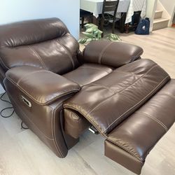 Single Faux Leather, Power Lift Electric Recliner Sofa, with USB charger! 