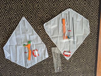 Set of two kites