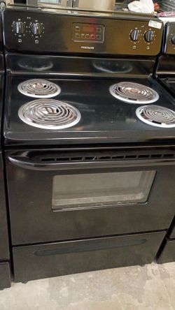 Fair cos.eBlack fair cosmetic condition electric coil four burners with warranty delivery fee depends on address 🏠🛣️🛻