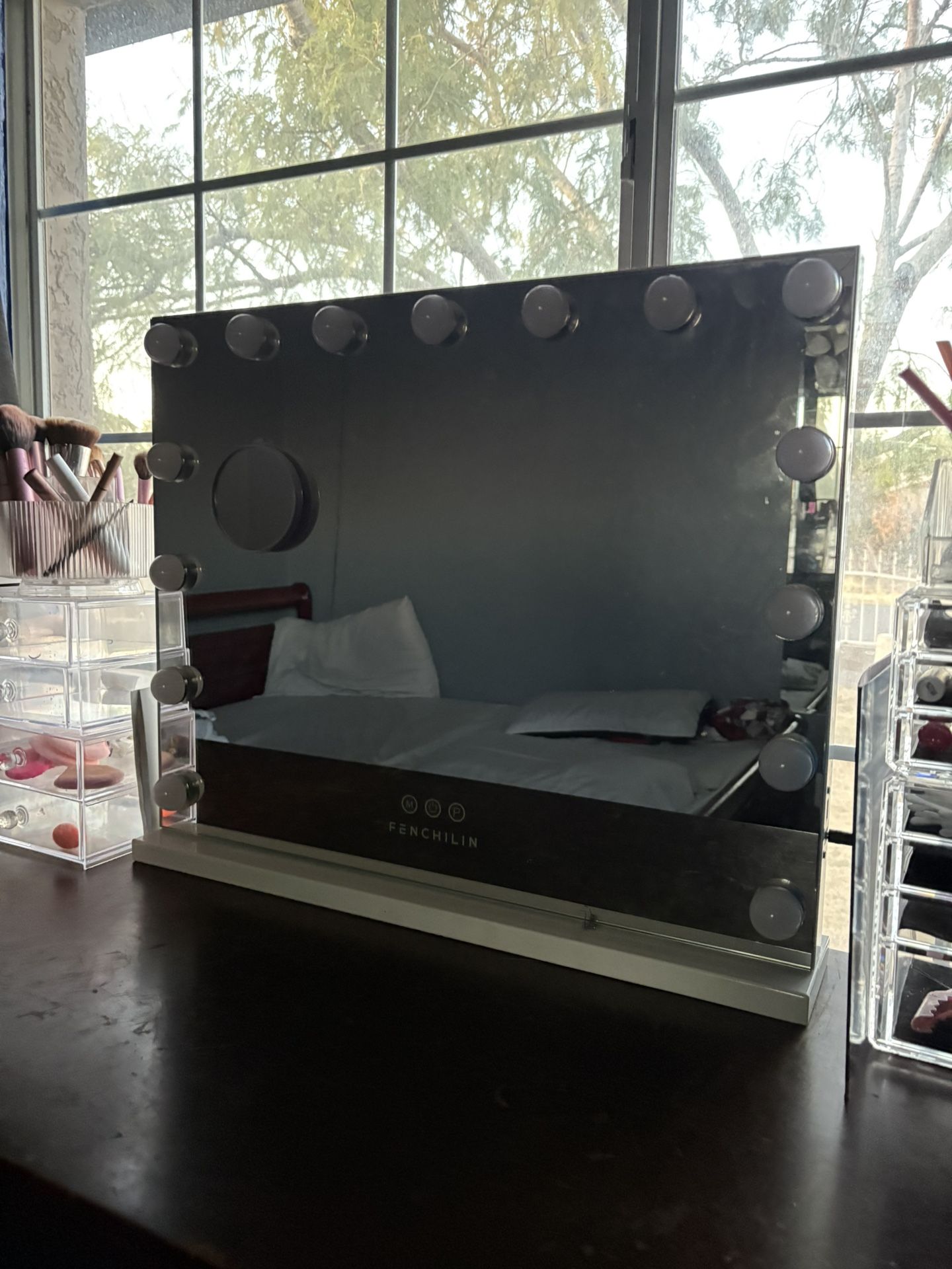 vanity mirror 