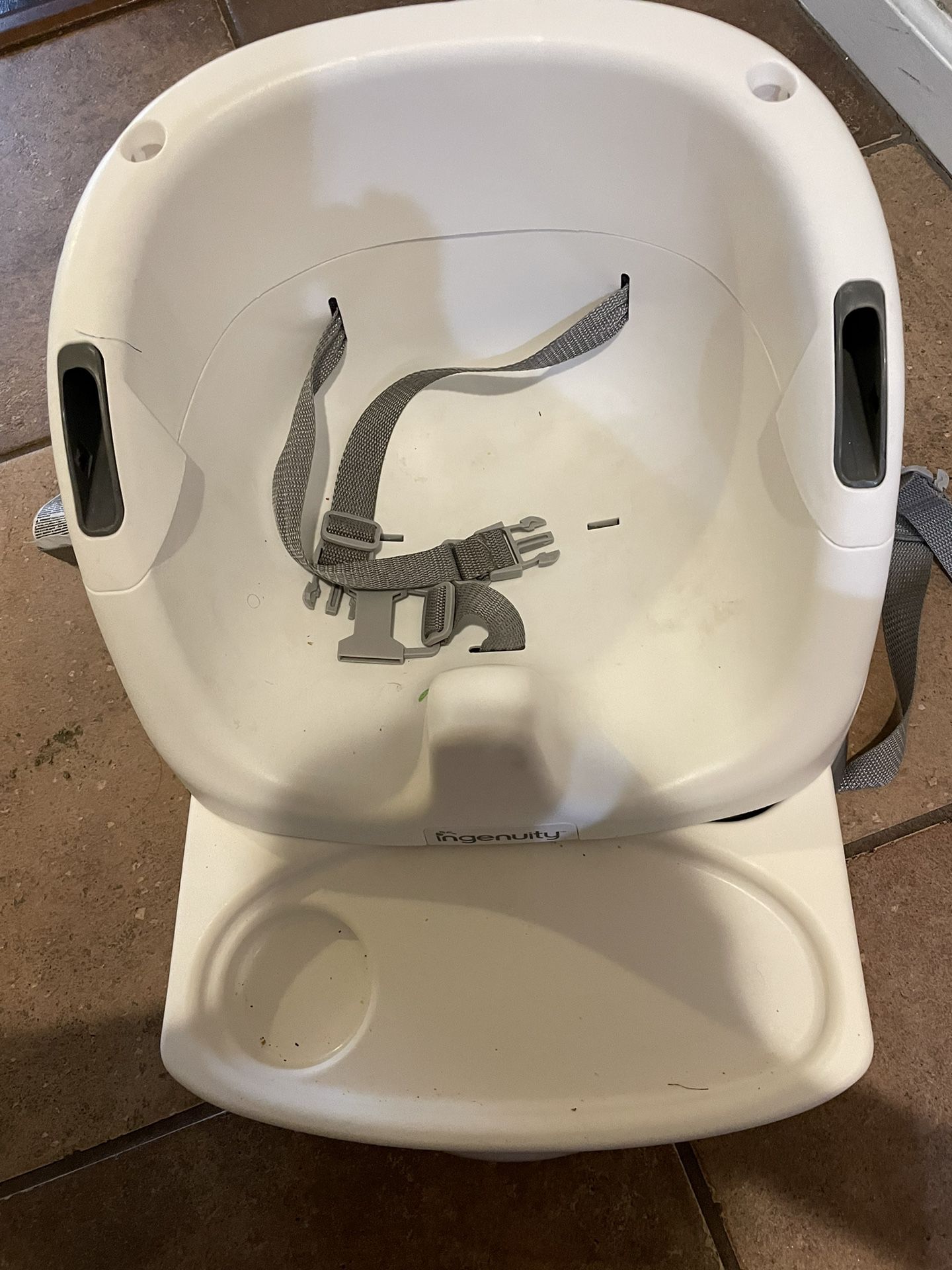 Ingenuity Baby Base 2-in-1 Booster Feeding and Floor Seat with Self-Storing  Tray for Sale in Salinas, CA - OfferUp