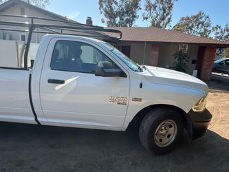 2020 Ram 1500 tradesman  5.7 v8