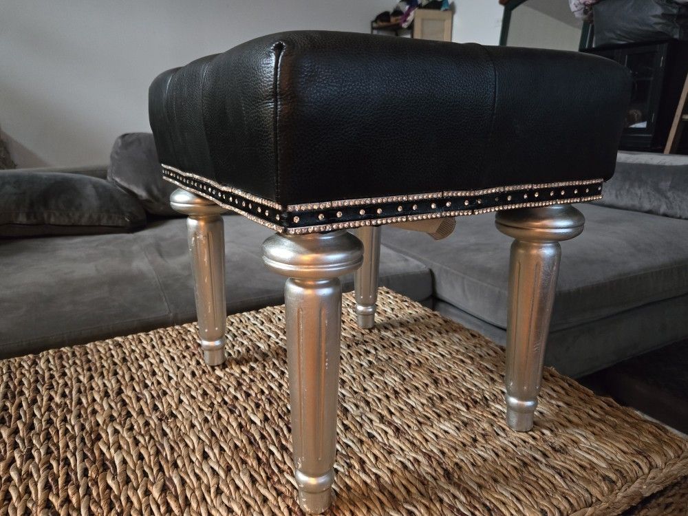 AICO Michael Amini Hollywood Swank Starry Night Platinum Vanity Bench