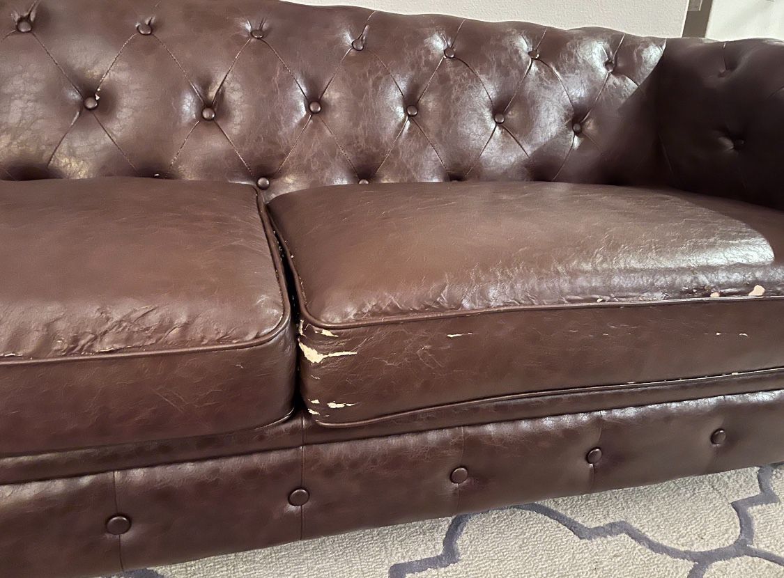 Chesterfield Sofa - Free - Faux Leather 