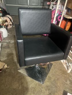 Salon chair
